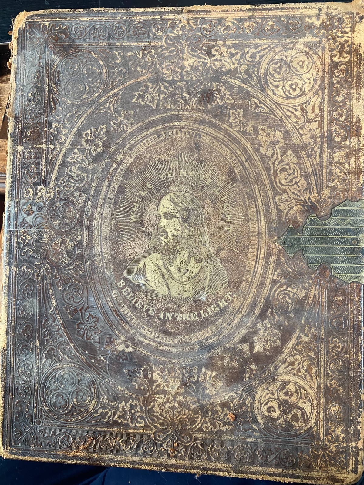 1864 John E. Potter & Co. Illustrated Family Bible, Philadelphia, / Metal Clasp