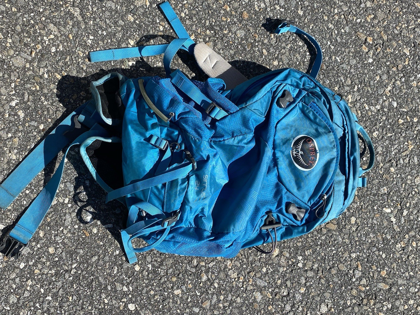 Osprey Sirrus 24 Backpack Blue Airspeed Ventilation w/ Rain Cover