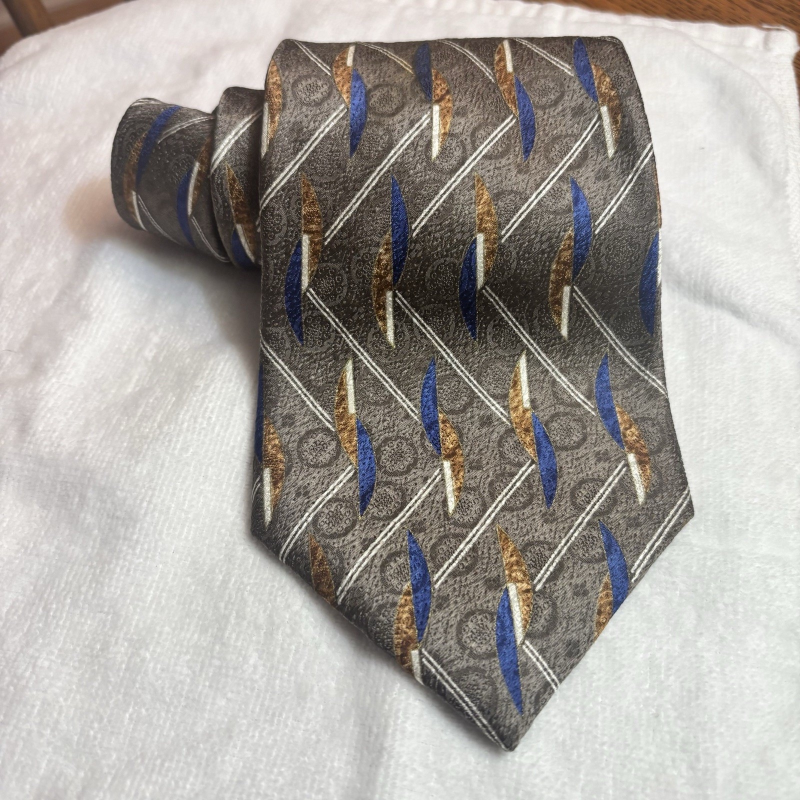 Stafford Executive Tie 100% Silk Made In USA Taupe 59” Long X 4” Wide Pre-owned Stafford Executive Tie 100% Silk Made In USA Taupe 59” Long X 4” Wide Pre-owned