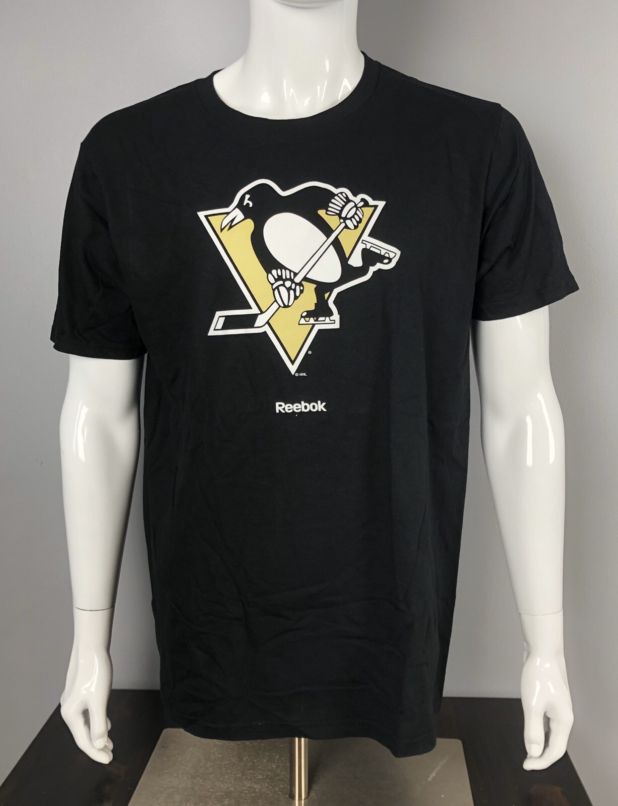 Pittsburgh Penguins Reebok Black Logo T-Shirt (S,M,L,XL) Pittsburgh Penguins Reebok Black Logo T-Shirt (S,M,L,XL)