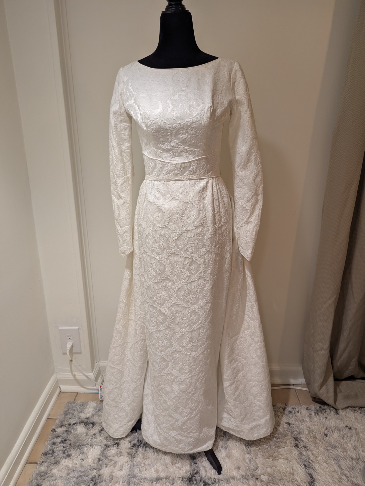 Vintage 1960s ILGWU Bridallure White Wedding Dress Bow Jacquard Column Pencil