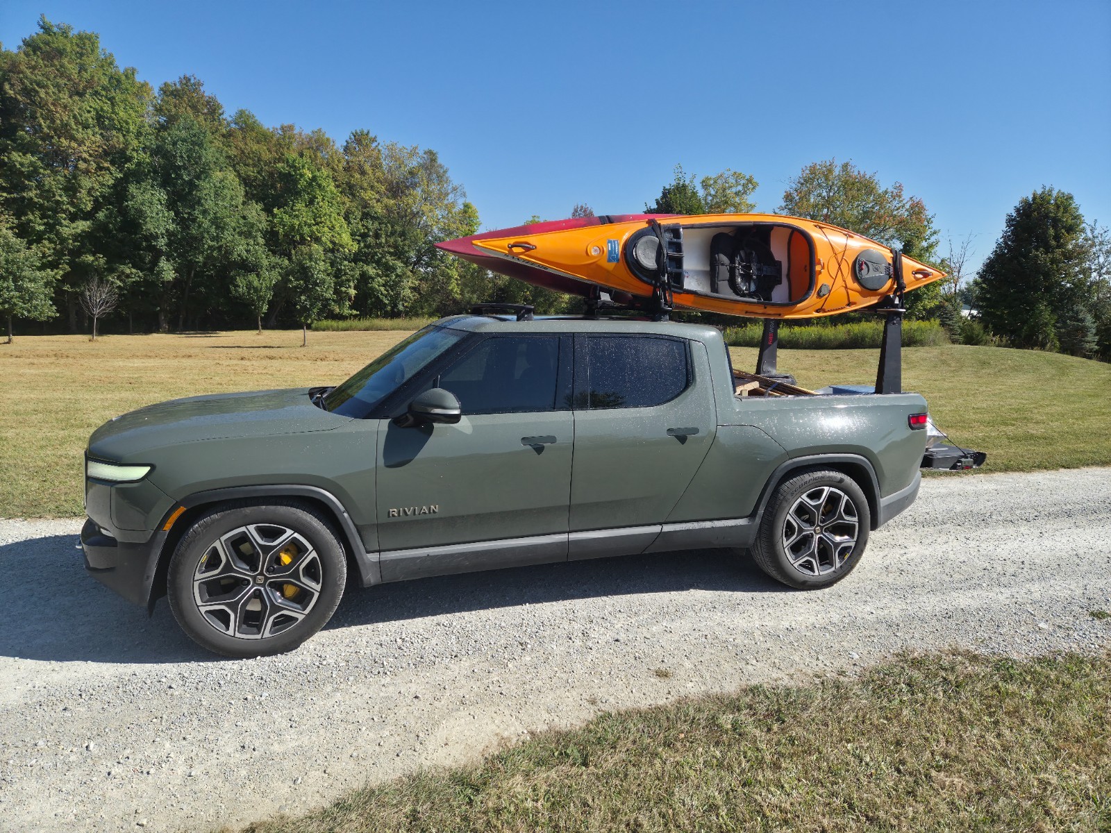 RIVIAN R1T STOWABLE LADDER RACK