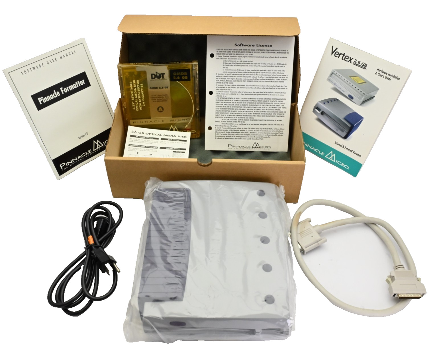 Pinnacle Micro 2.6 GB Magneto Optical Drive Kit, SCSI, External - NOS Vintage Pinnacle Micro 2.6 GB Magneto Optical Drive Kit, SCSI, External - NOS Vintage