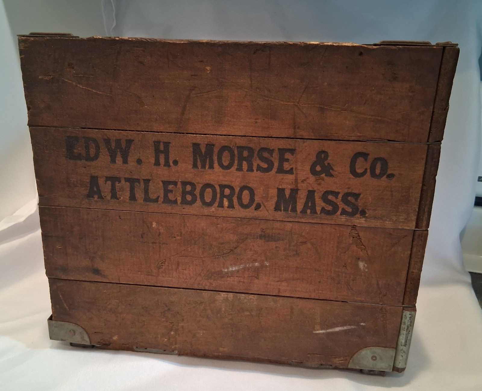Vintage Hubbard's Wire Sewed Folding Box Vintage Hubbard's Wire Sewed Folding Box