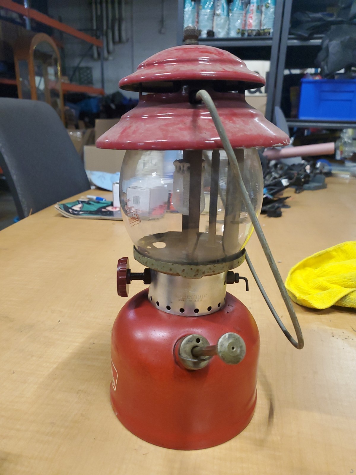 Vintage Coleman 200A Lantern 5/77. Good Condition With Globe.