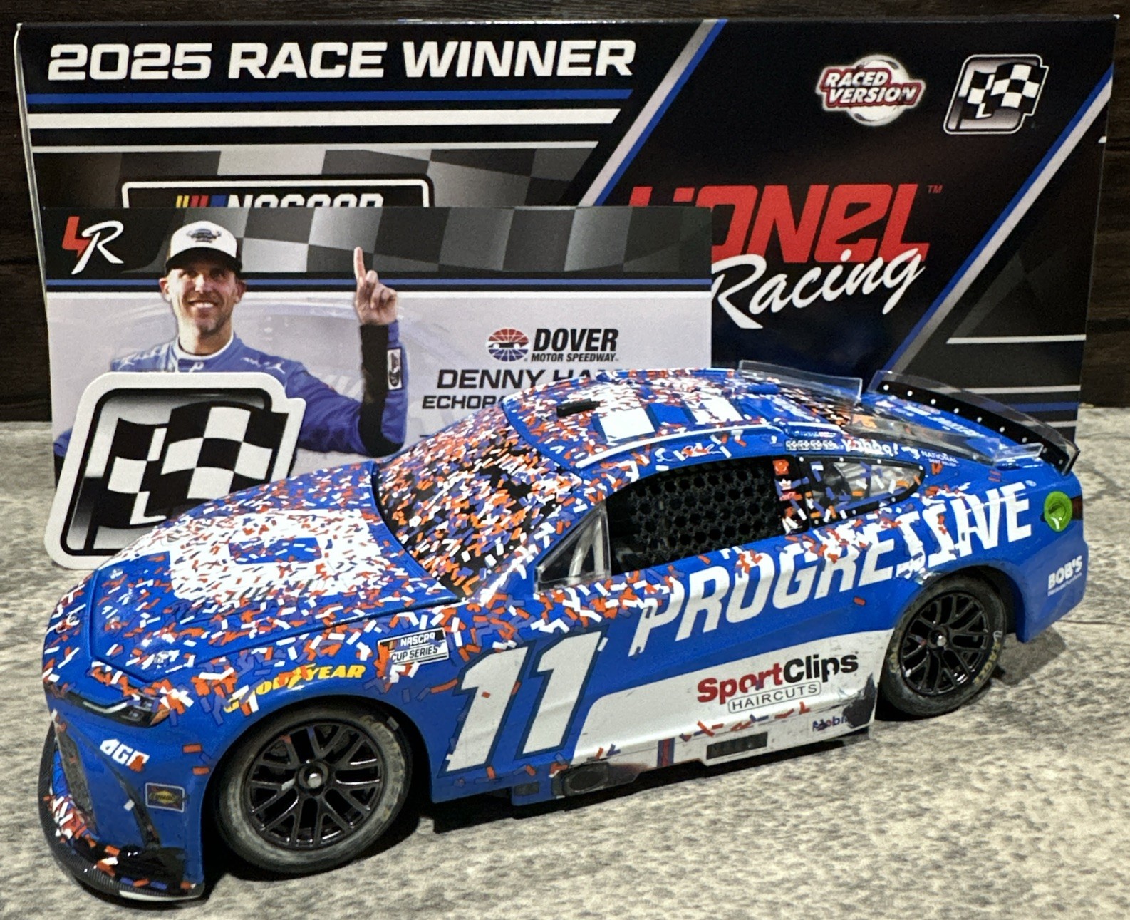 2025 DENNY HAMLIN PROGRESSIVE DOVER WIN TOYOTA CAMRY 1/24 ACTION NASCAR DIECAST