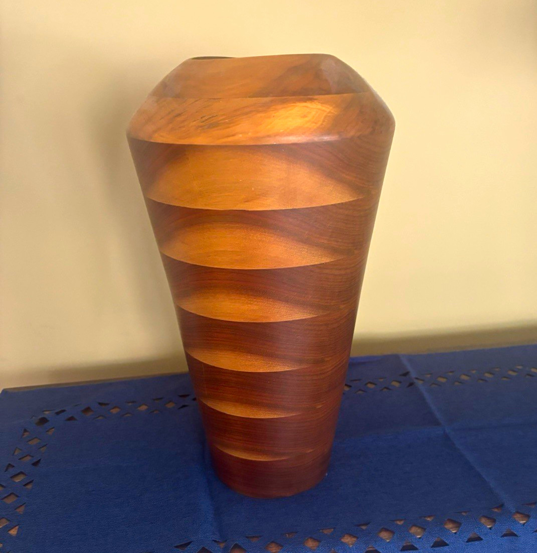 Vintage Hand turned Spiral Vase by David Zimmerman Vintage Hand turned Spiral Vase by David Zimmerman