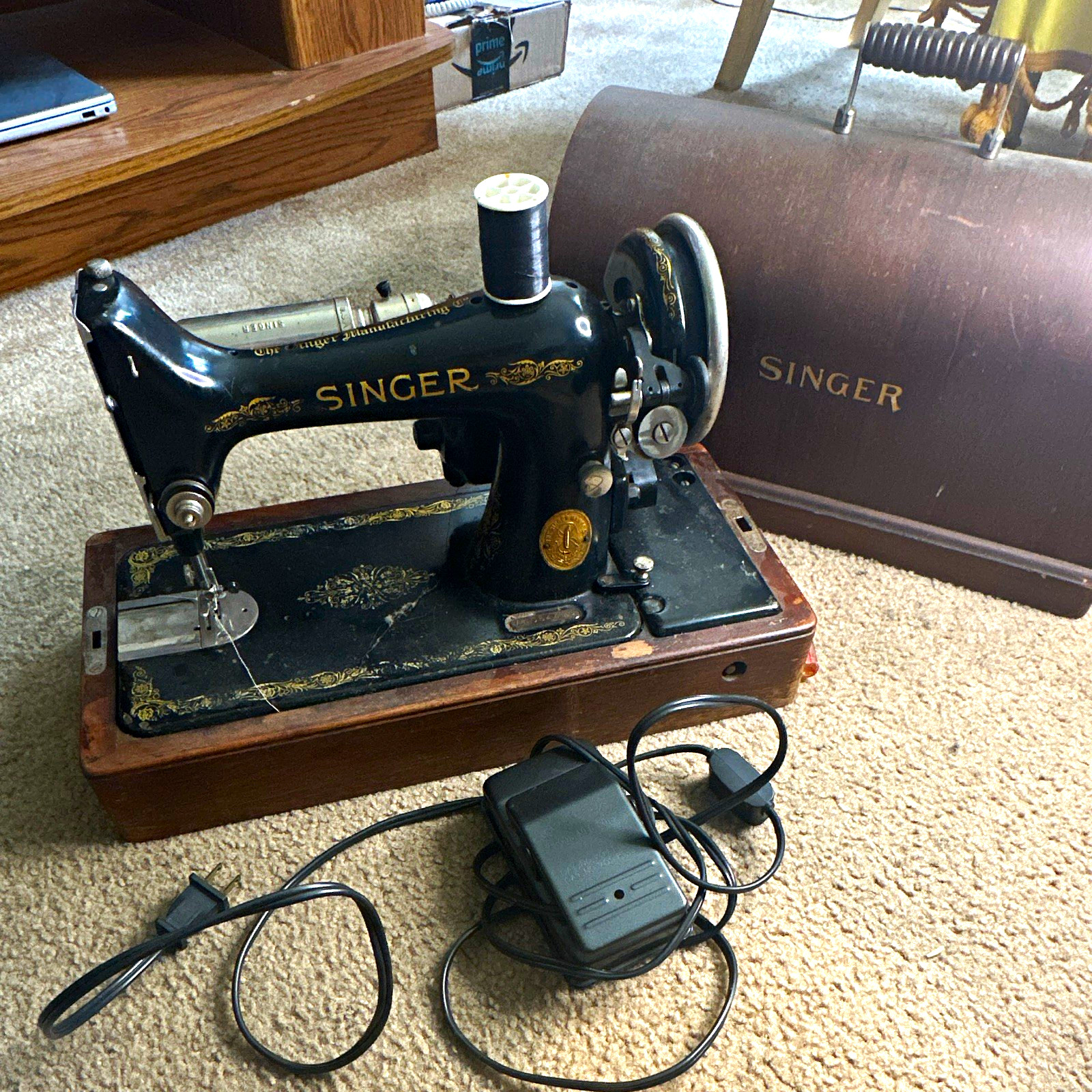 1920s SINGER Vintage Electric Sewing Machine Black/Gold w/ Case- AC054406