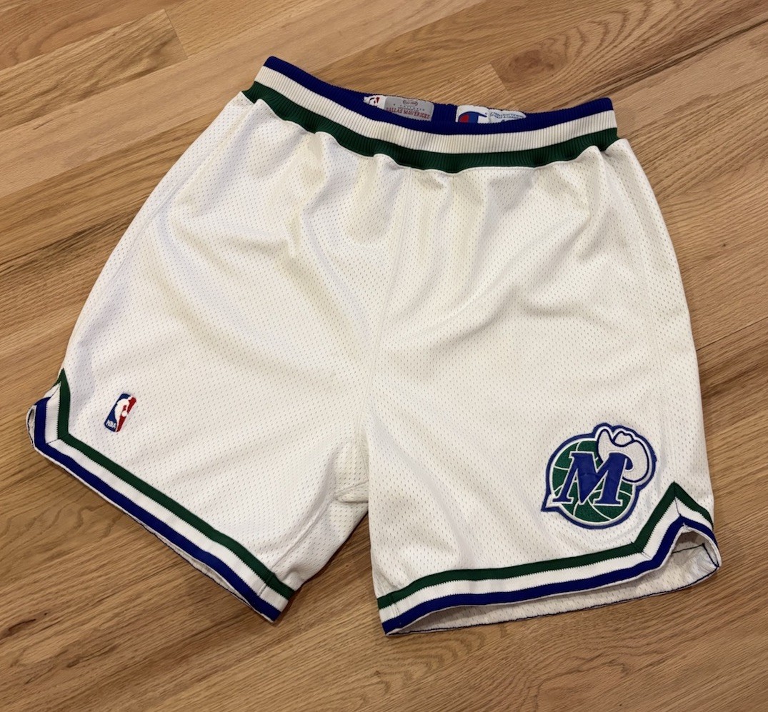 Vintage 1993-94 Dallas Mavericks Team Issued Pro Cut Basketball Shorts Size 42 Vintage 1993-94 Dallas Mavericks Team Issued Pro Cut Basketball Shorts Size 42