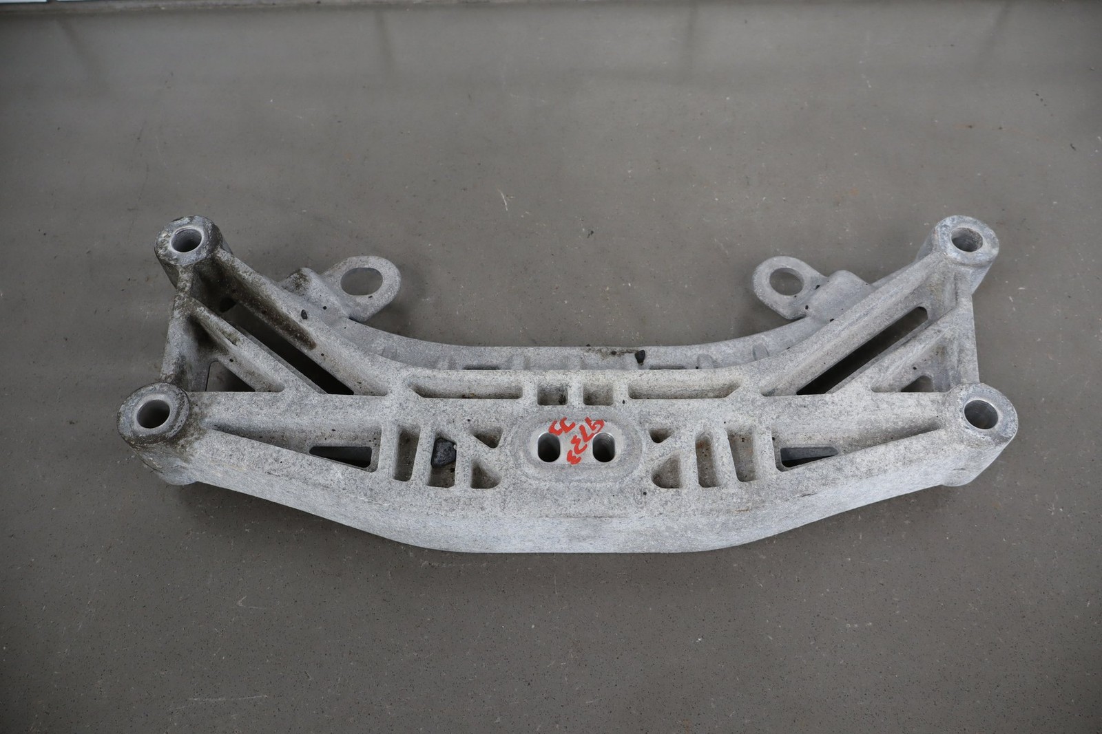 15-23 Dodge Charger Challenger 300 RWD Automatic Transmission Crossmember
