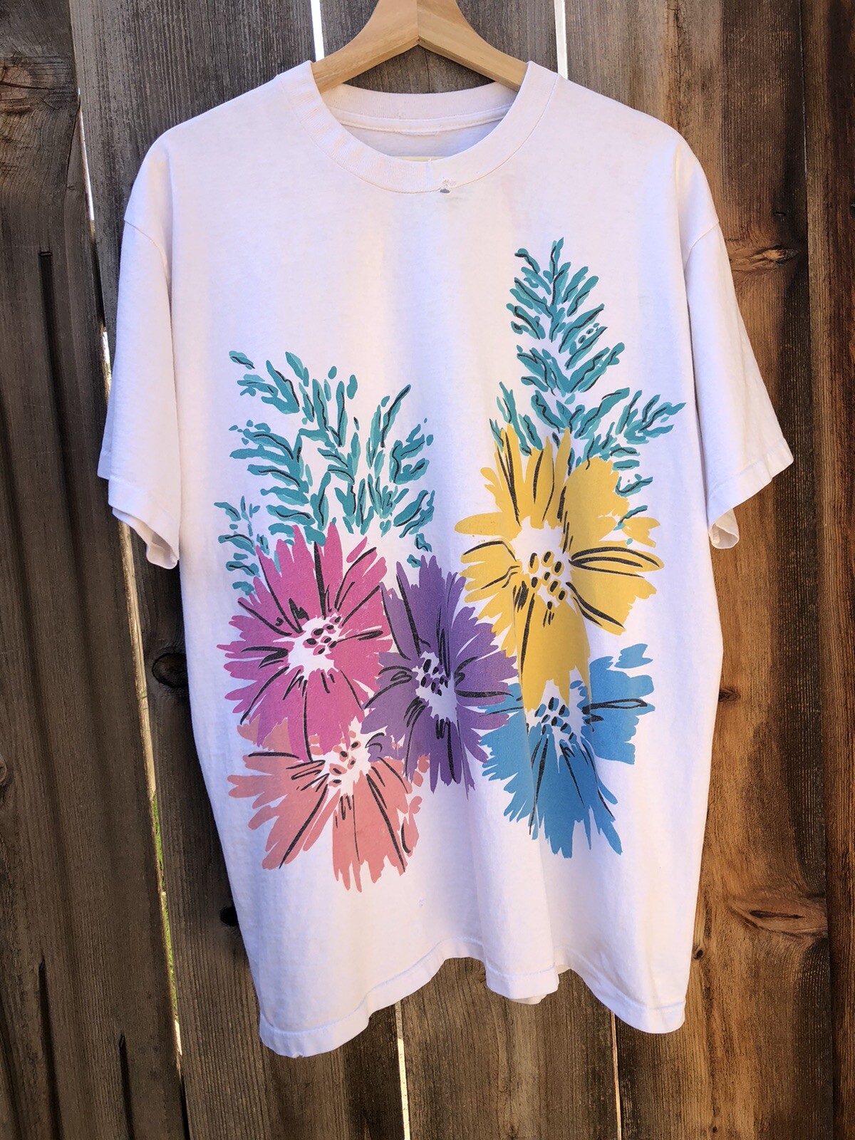 VTG 90s Retro Flowers Big Graphic T Shirt Fits Medium/ Large Single Stitch VTG 90s Retro Flowers Big Graphic T Shirt Fits Medium/ Large Single Stitch