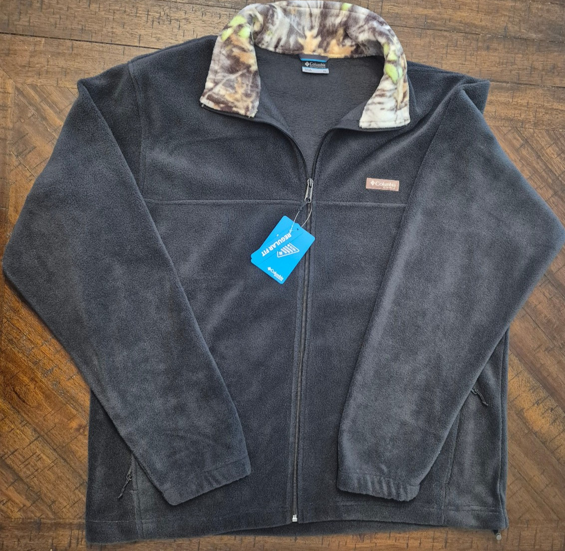 Columbia PHG Sportswear XL Camo Collar/Black Zip Up Fleece Jacket Never Worn Columbia PHG Sportswear XL Camo Collar/Black Zip Up Fleece Jacket Never Worn