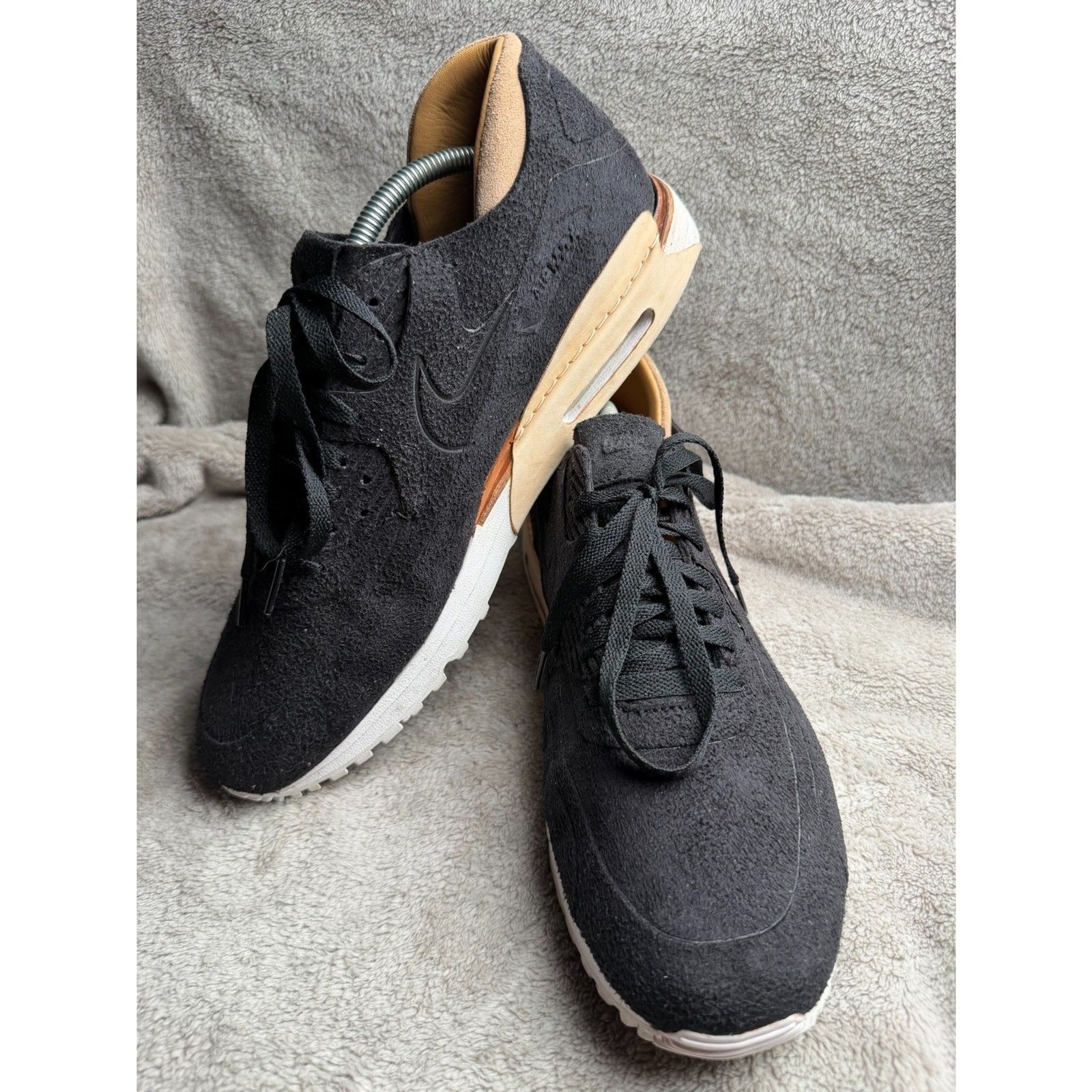 Nike Air Max 90 Royal Black Vachetta Tan Premium Suede - Size 11 (885891-001) Nike Air Max 90 Royal Black Vachetta Tan Premium Suede - Size 11 (885891-001)