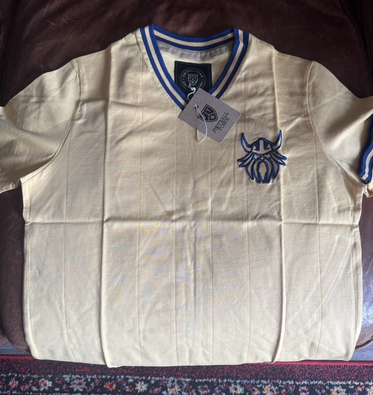 Sweden Vintage Viking Soccer Shirt; BNWT; SMALL; RARE; Sverige 🇸🇪