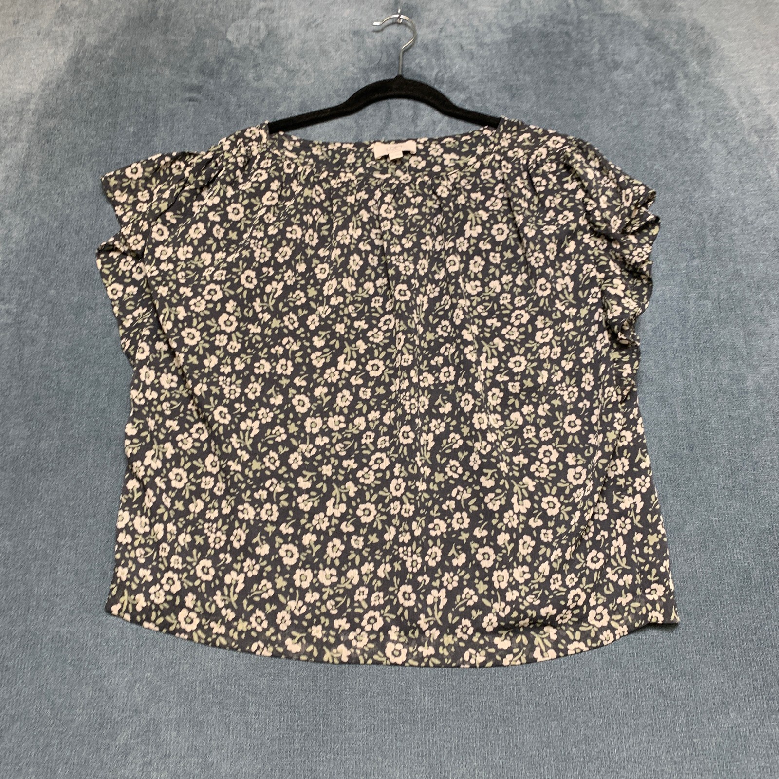 Loft Outlet Blouse Top Womens Small Multicolor Floral Pleated Ruffle Cap Sleeve Loft Outlet Blouse Top Womens Small Multicolor Floral Pleated Ruffle Cap Sleeve