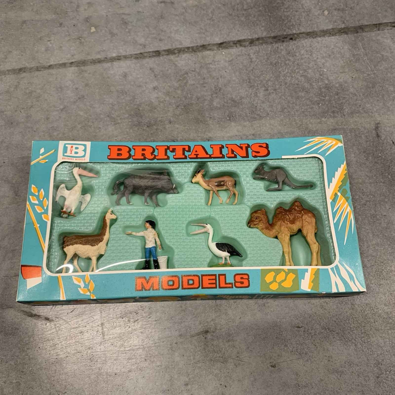 Britains Zoo Models Set #4361 vintage Britains Zoo Models Set #4361 vintage