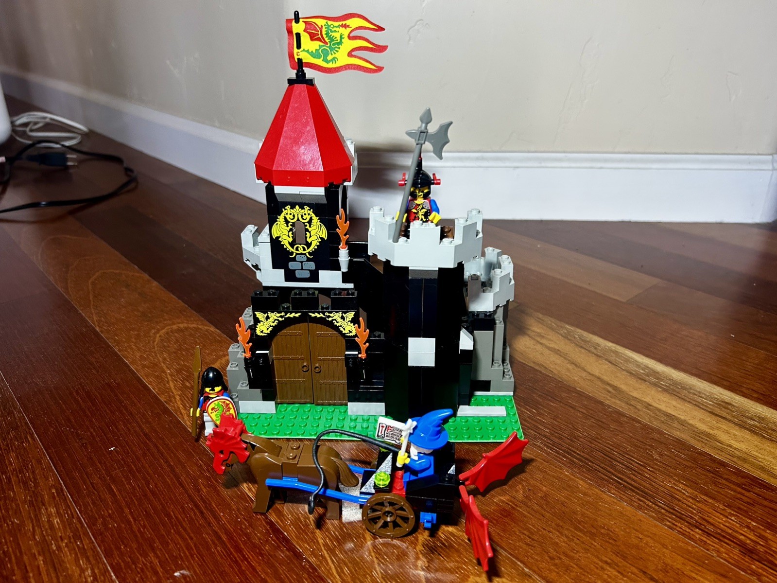 LEGO 1906 Majisto’s Tower – Complete with Pieces & Figures – Vintage 1995