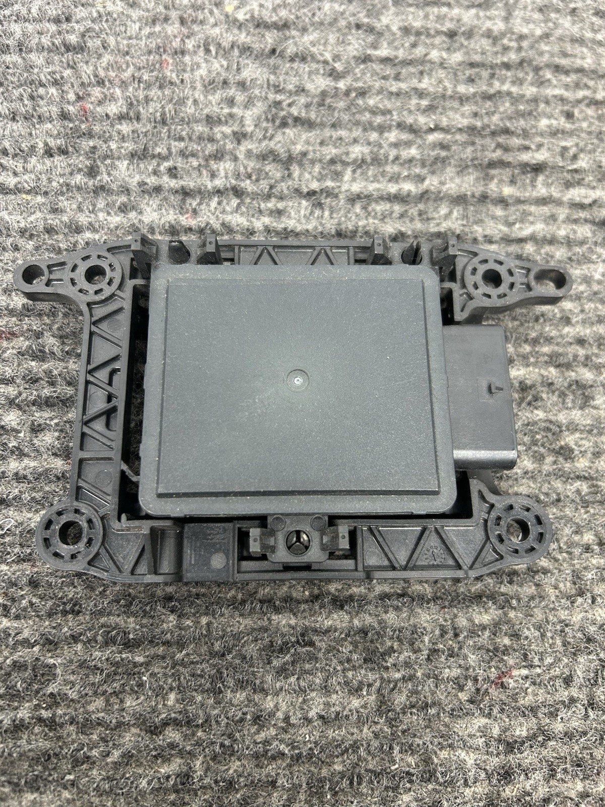 OEM 2020 - 2026 Chrysler Pacifica Front Cruise Distance Radar Sensor 68645752AA OEM 2020 - 2026 Chrysler Pacifica Front Cruise Distance Radar Sensor 68645752AA