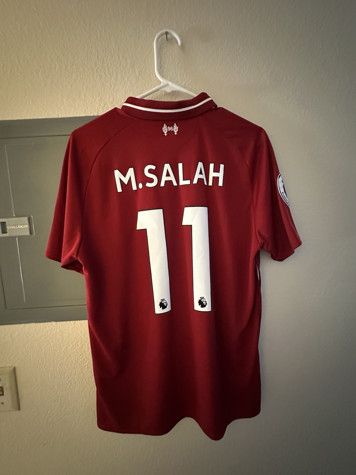 Mo Salah #11 New Balance Liverpool FC 2018-2019 Home Kit Fan Version Medium Used Mo Salah #11 New Balance Liverpool FC 2018-2019 Home Kit Fan Version Medium Used