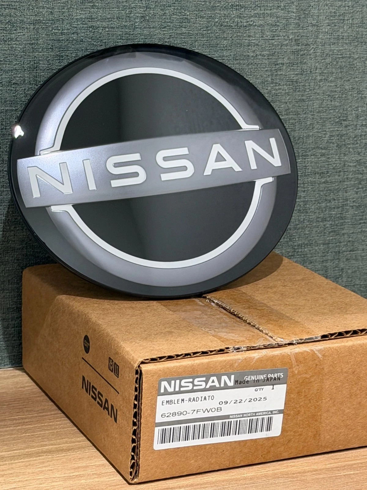 ✅2024 - 2025 SENTRA NISSAN Front Grille Emblem Logo New 62890-7FW0B RADAR WORKS