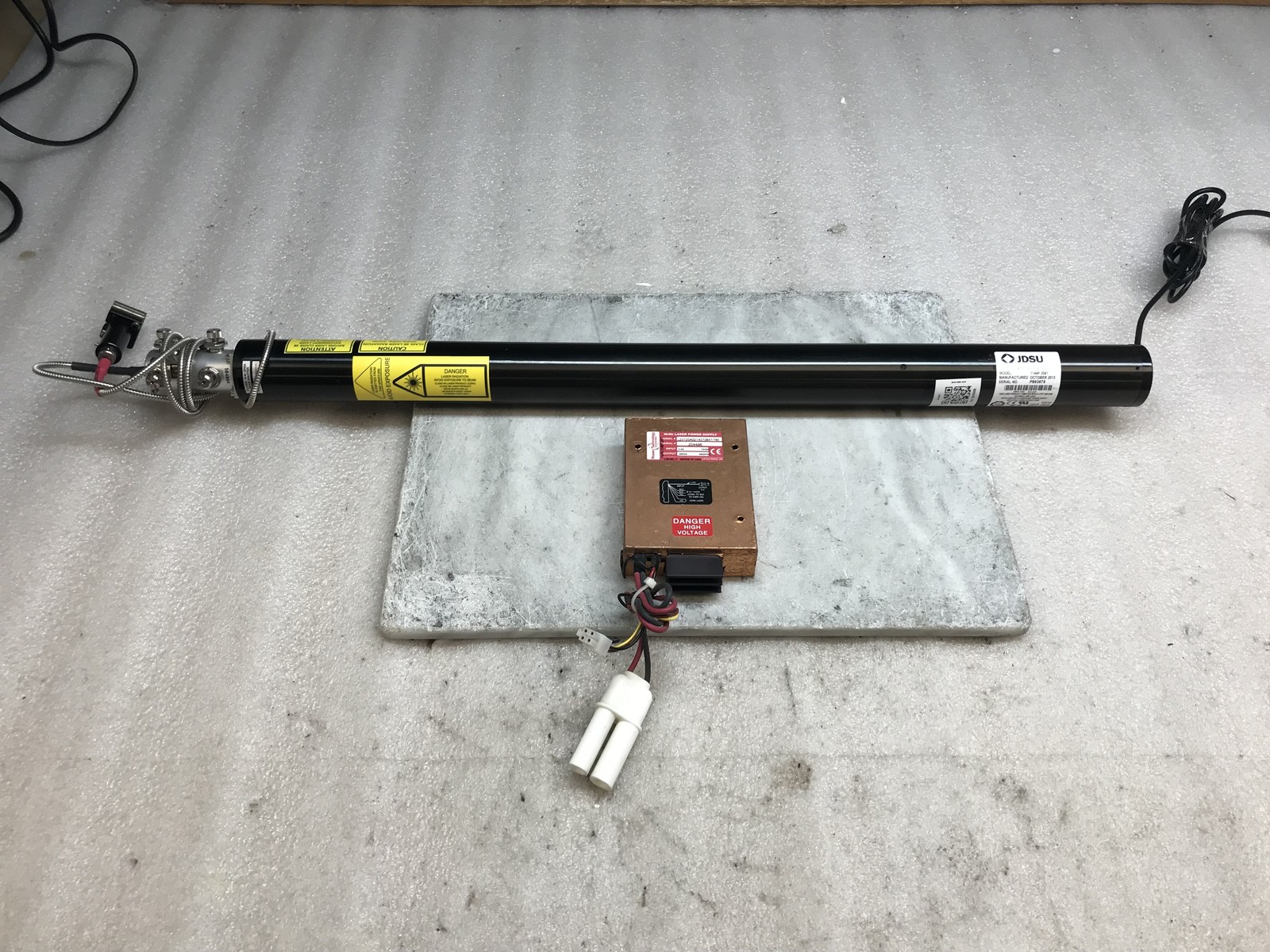 JDSU 1144P 3581 HeNe Laser 633nm W/Power Supply + KineMATIX Fiber Cable