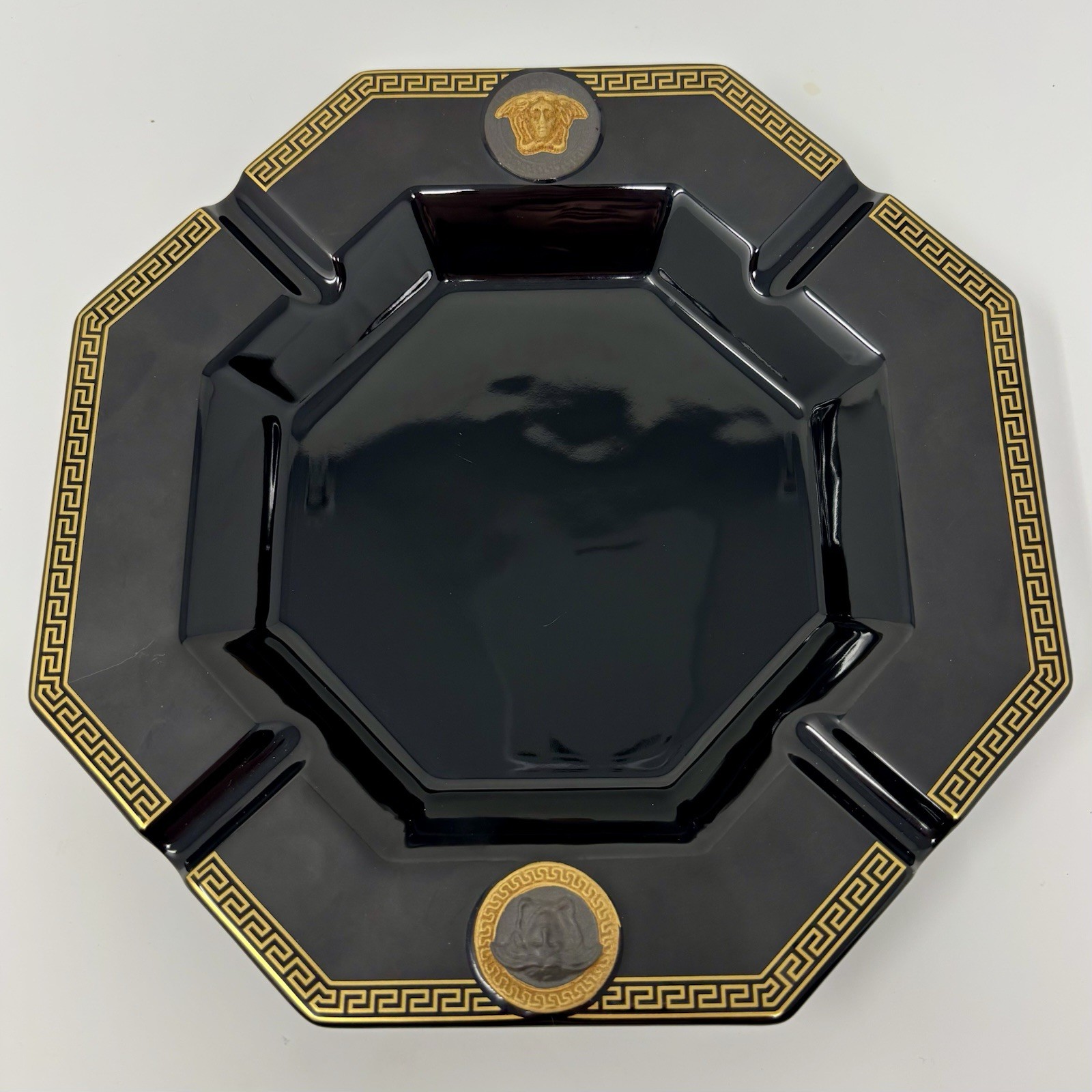 Versace Ashtray Cigar Medusa Black Vintage Rosenthal Gorgona Large Versace Ashtray Cigar Medusa Black Vintage Rosenthal Gorgona Large