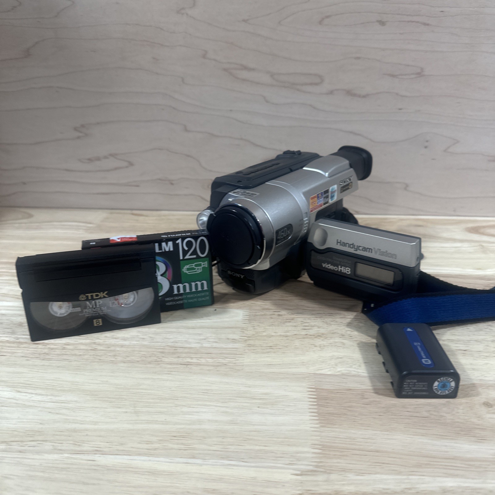 Sony Handycam Vision CCD-TRV308 NTSC Video Hi8 Camcorder W/Night Vision & Works