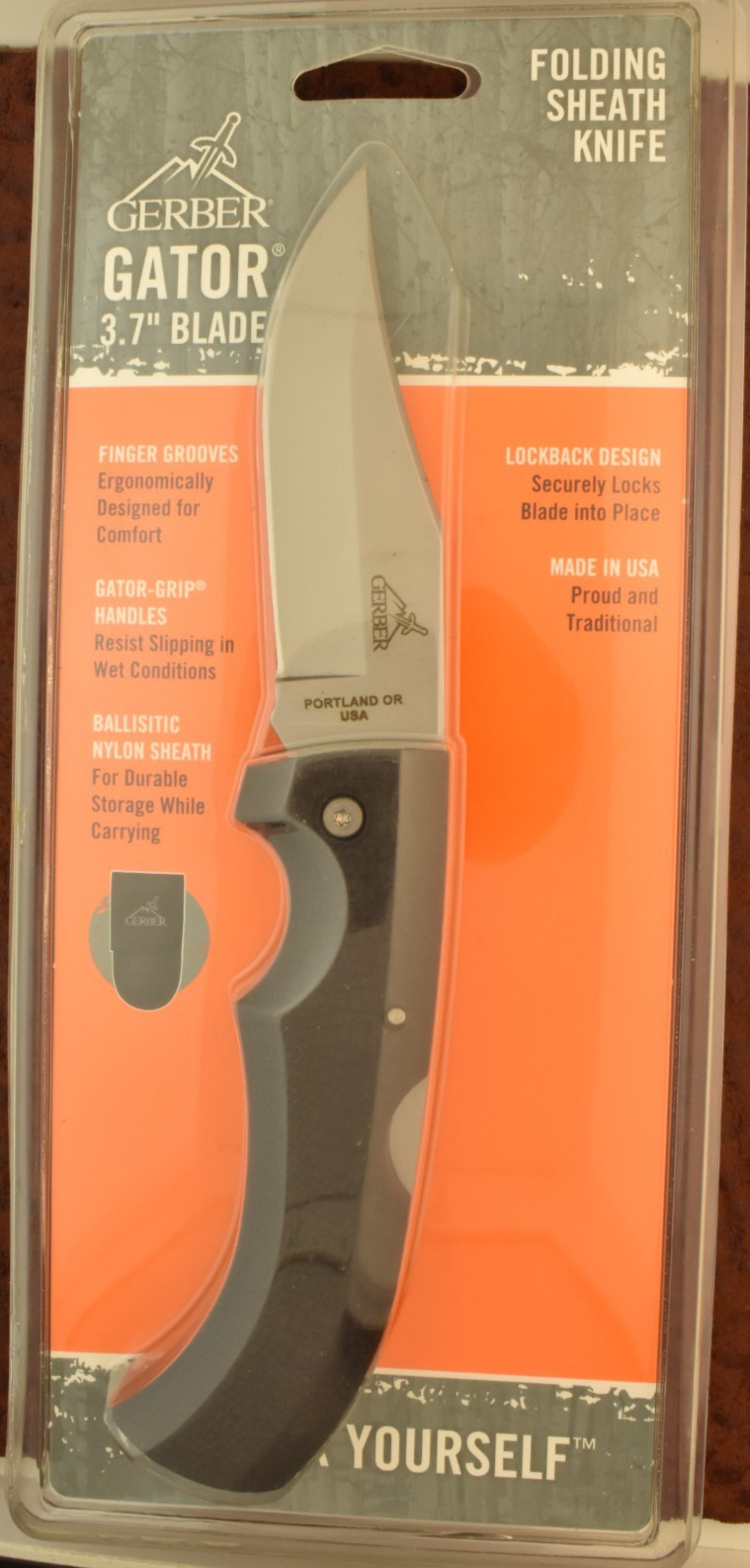 VINTAGE GERBER PORTLAND USA 06079 GATOR RUBBER HUGE LOCKBACK KNIFE HANG PACKAGE