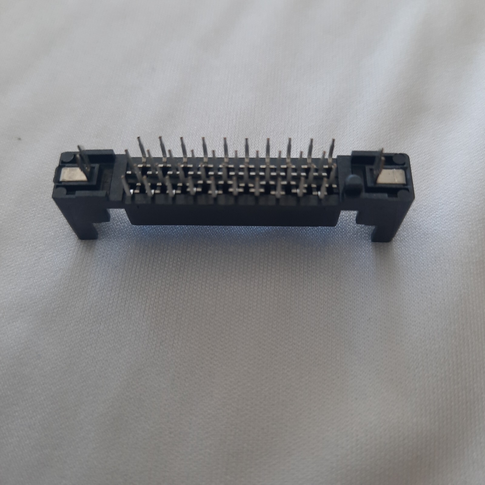 50pcs, Tyco/Amp 787317-4, 40 Position Receptacle Connector SCA-2 Through Hole