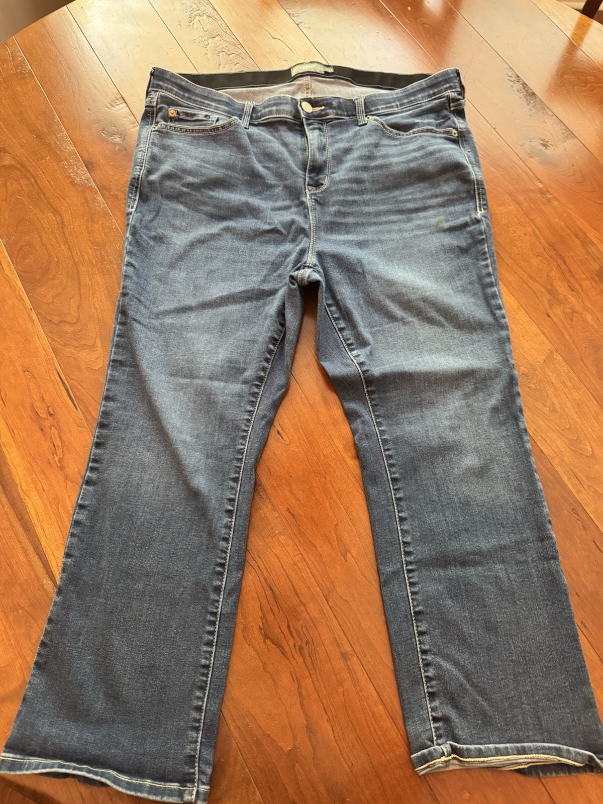 Torrid Sky High Bootcut Crop Jeans Womens Size 18 Regular Super Soft Stretch