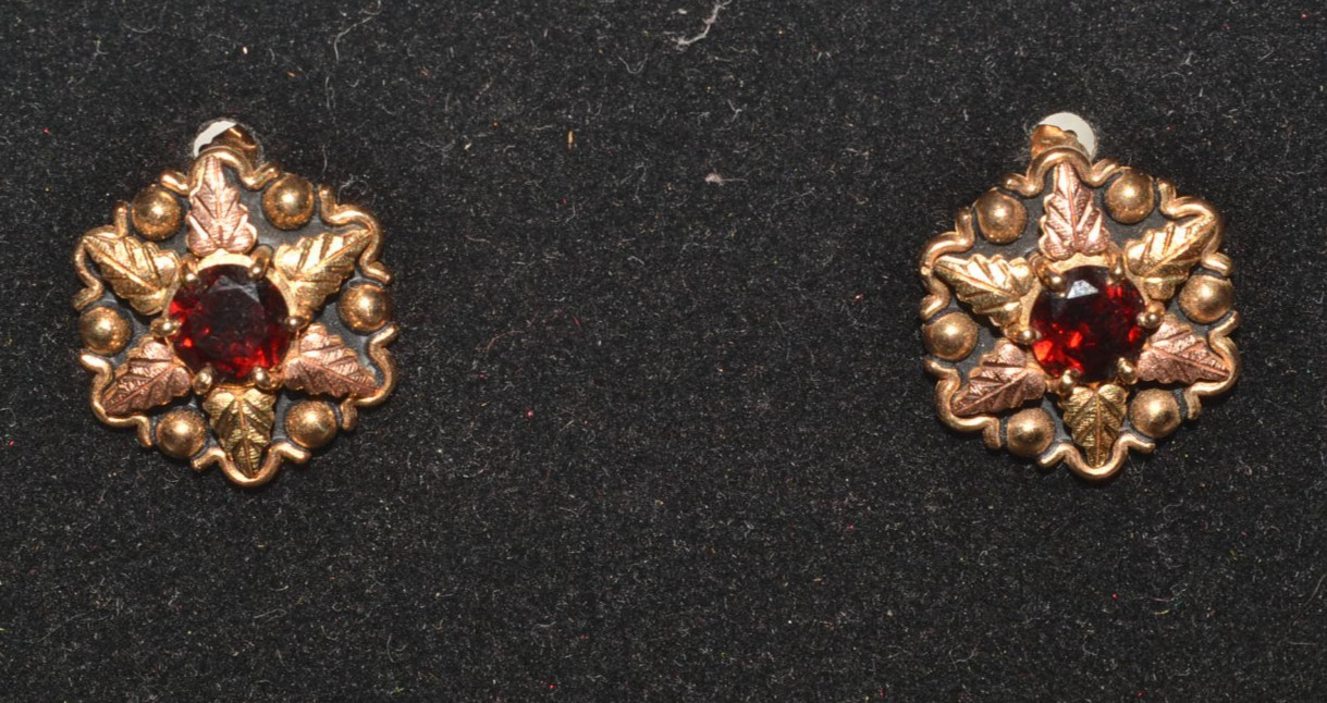 Vtg 10K Coleman Black Hills Rose Gold 4.9g Red Garnet Stone 2-tone Earrings C.CO