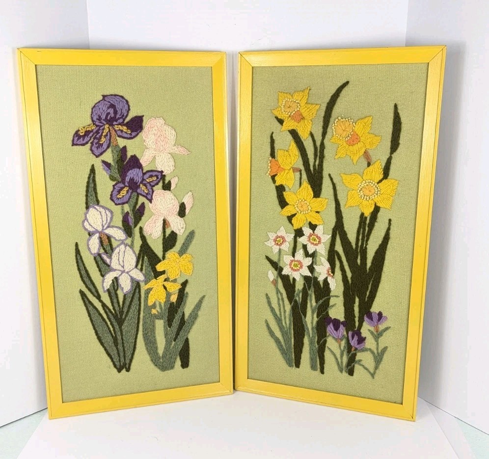 Vtg Pair Framed Floral Crewel Embroidery Wall Art Cottagecore 25.5\ Vtg Pair Framed Floral Crewel Embroidery Wall Art Cottagecore 25.5\