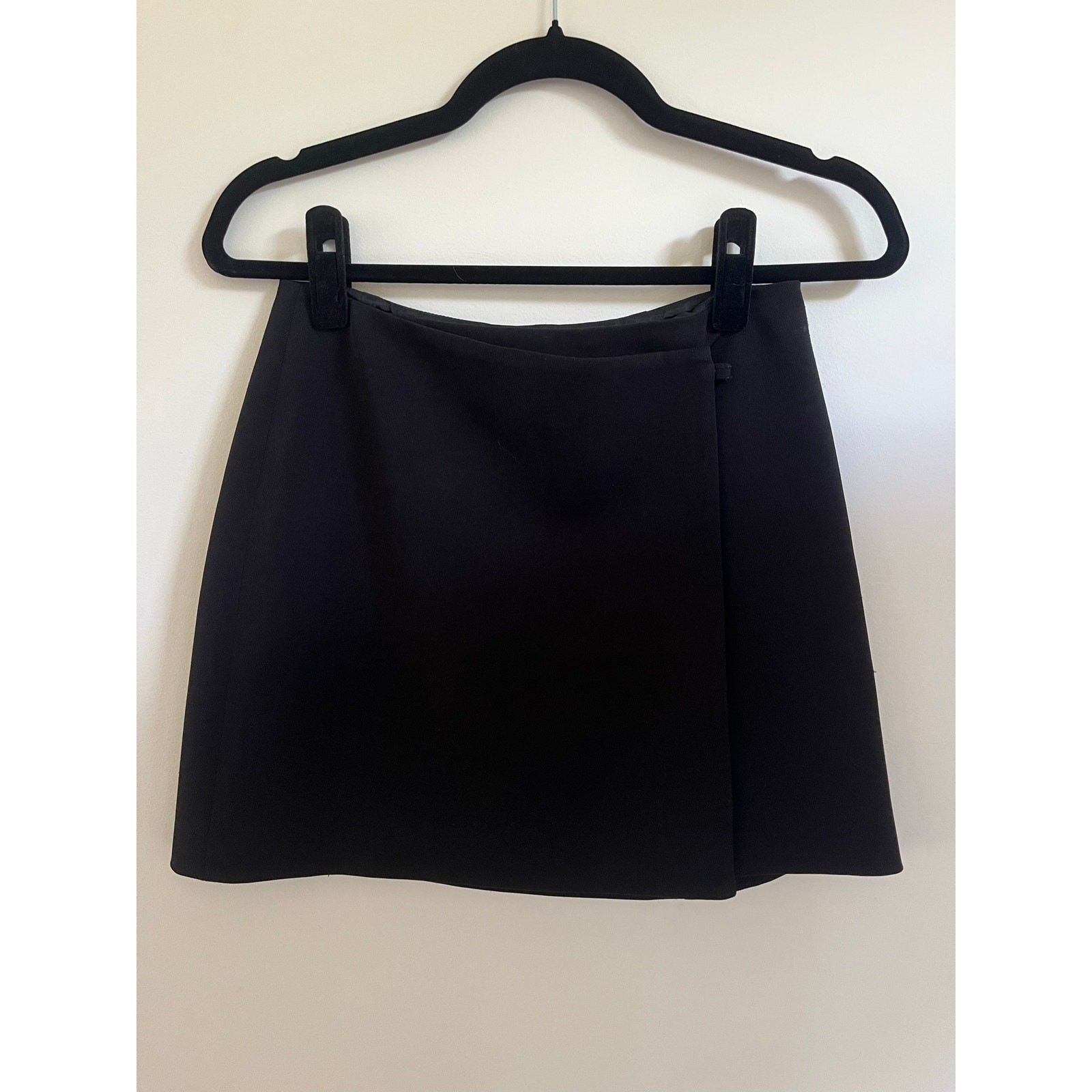 Vintage 90’s Y2K Bebe Wrap Women’s Mini Skirt Sz 4 Classic Minimalist
