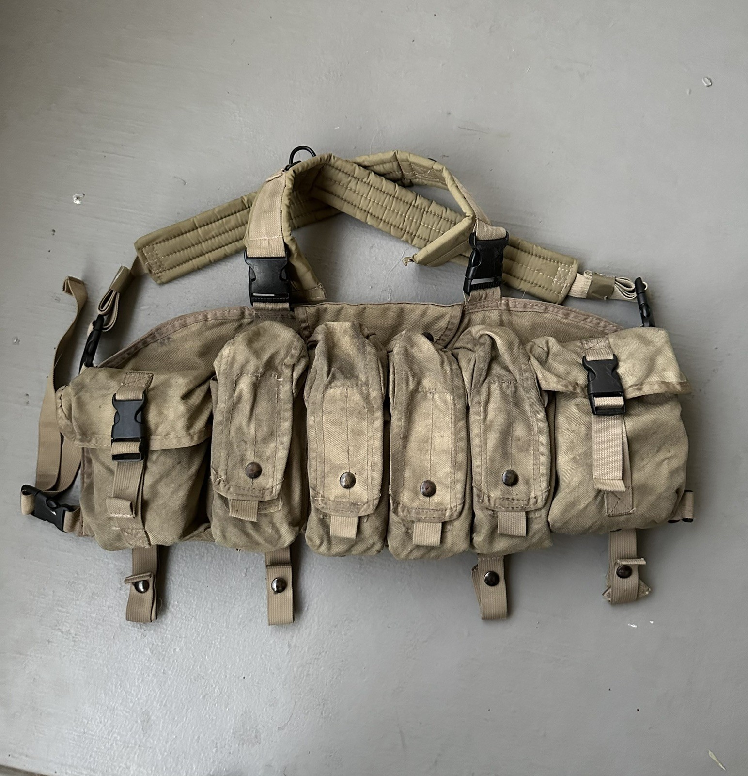 Oldgen Blackhawk Industries Commando Chest Rig Tan Made in USA Chesapeake VA Oldgen Blackhawk Industries Commando Chest Rig Tan Made in USA Chesapeake VA