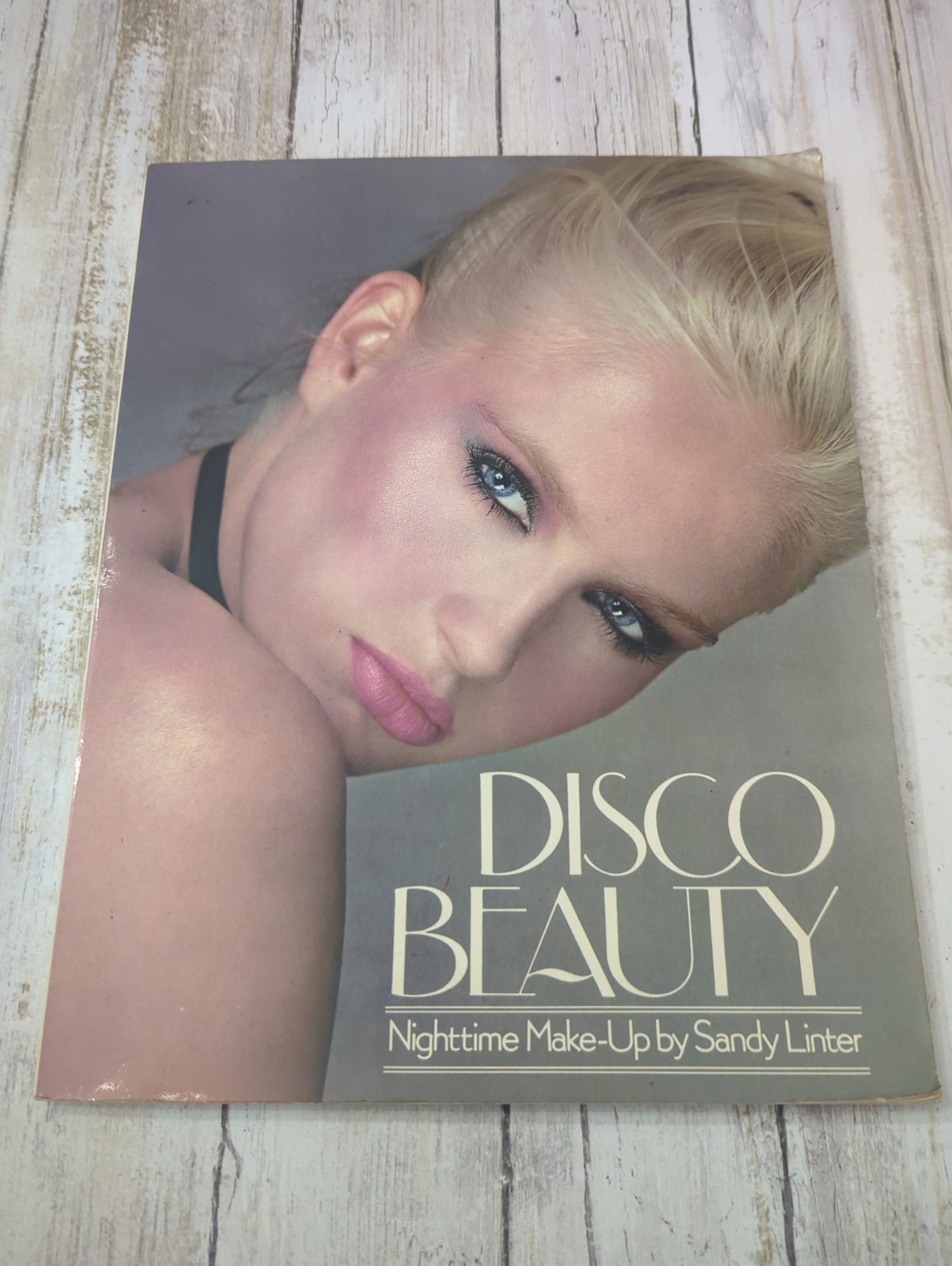 Disco Beauty: Nighttime Make-Up by Sandy Linter Disco Beauty: Nighttime Make-Up by Sandy Linter