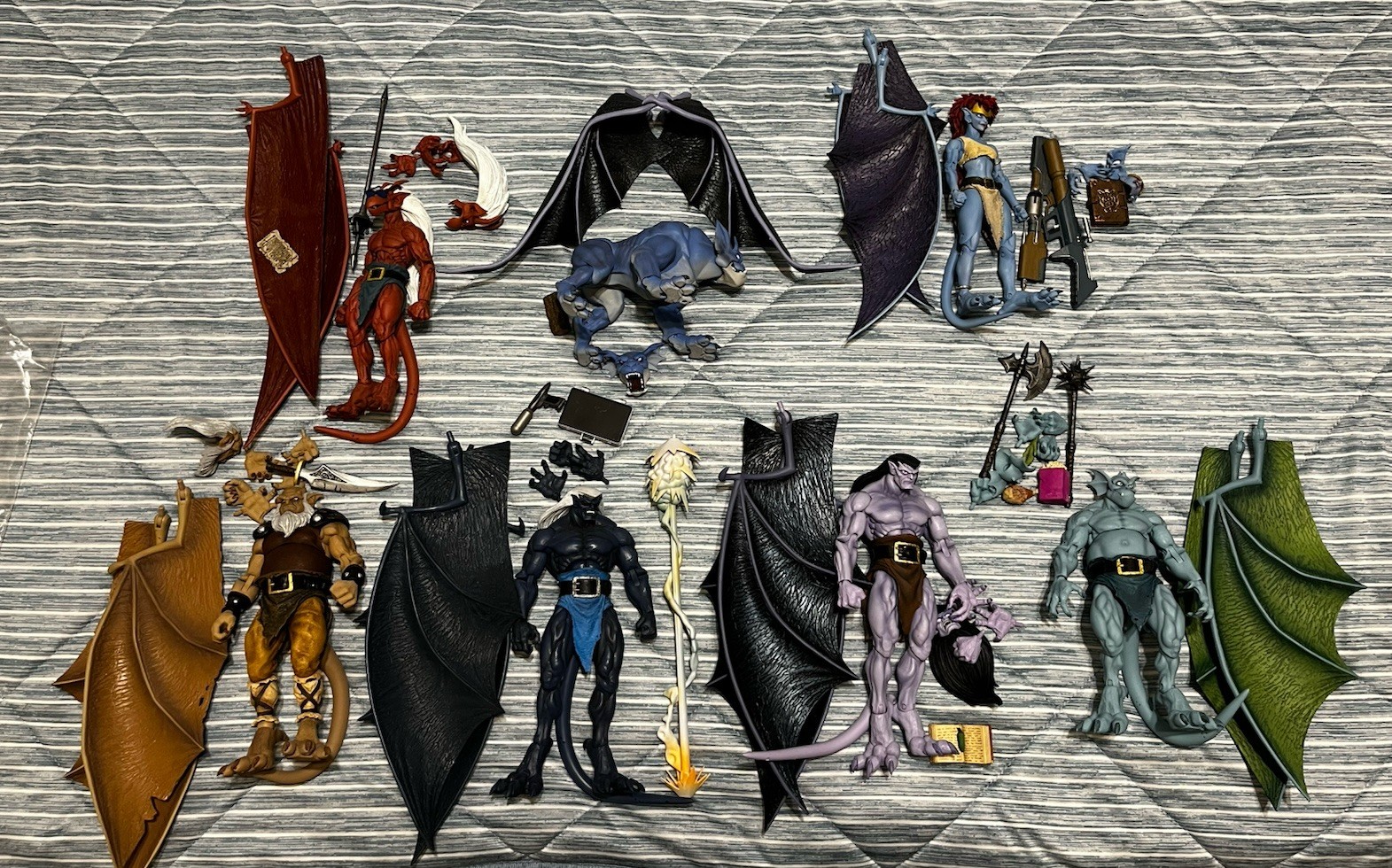 Neca Disney Gargoyles Lot Of 7 Complete With Accessories