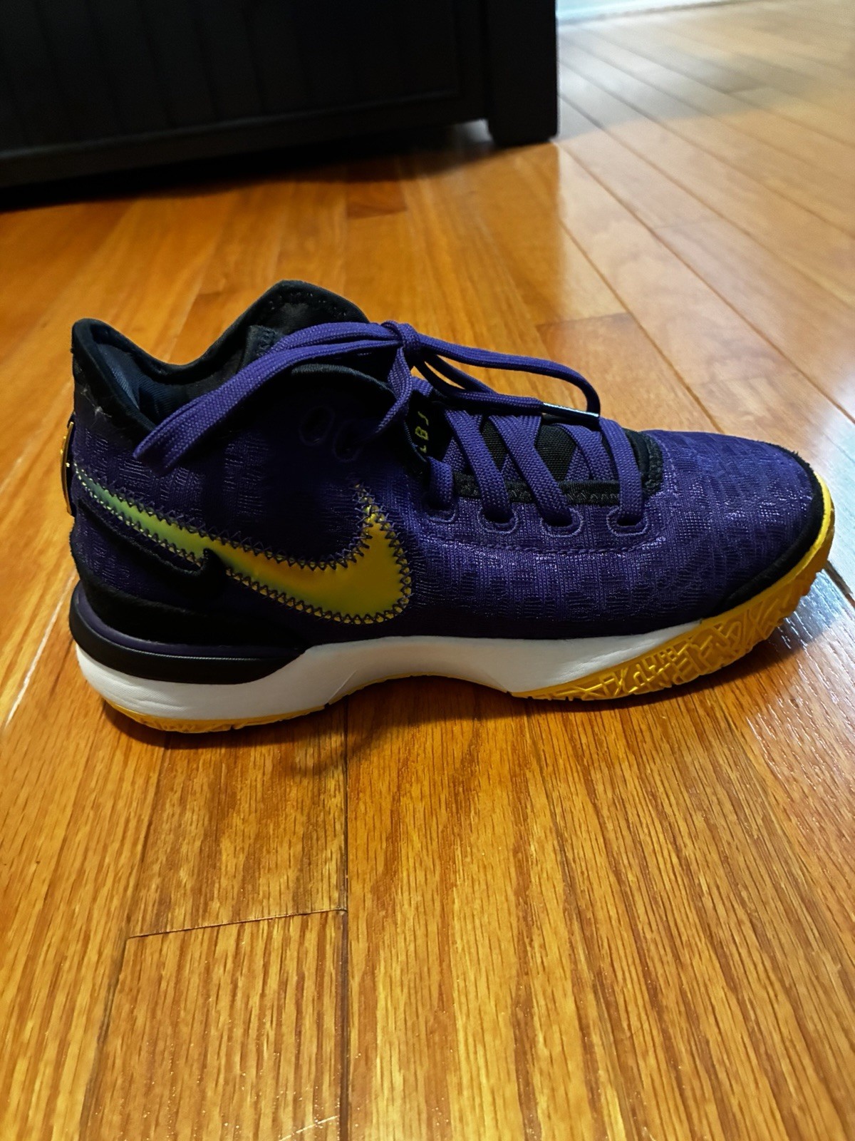 Nike Unisex Kids Purple/Gold Low Top Lace-Up Athletic Sneakers Logo Accents Nike Unisex Kids Purple/Gold Low Top Lace-Up Athletic Sneakers Logo Accents