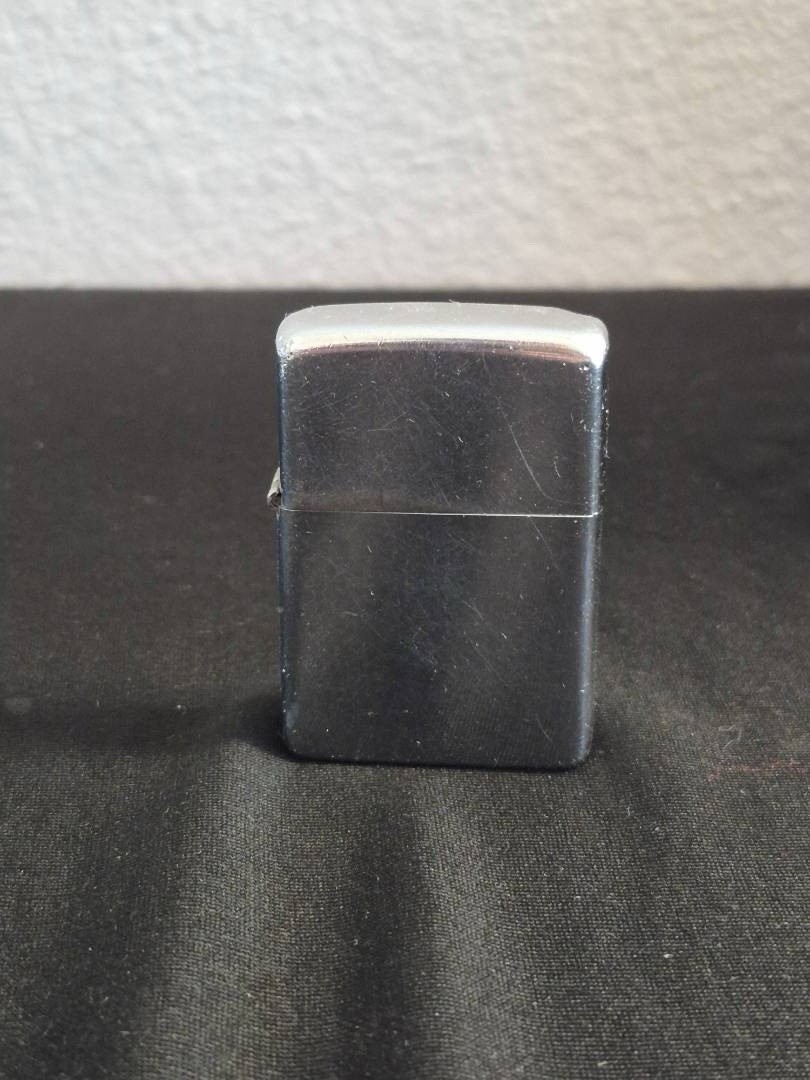 Vintage 1973 Zippo Chrome Lighter Plain High Polish 16 Hole 5 Barrel