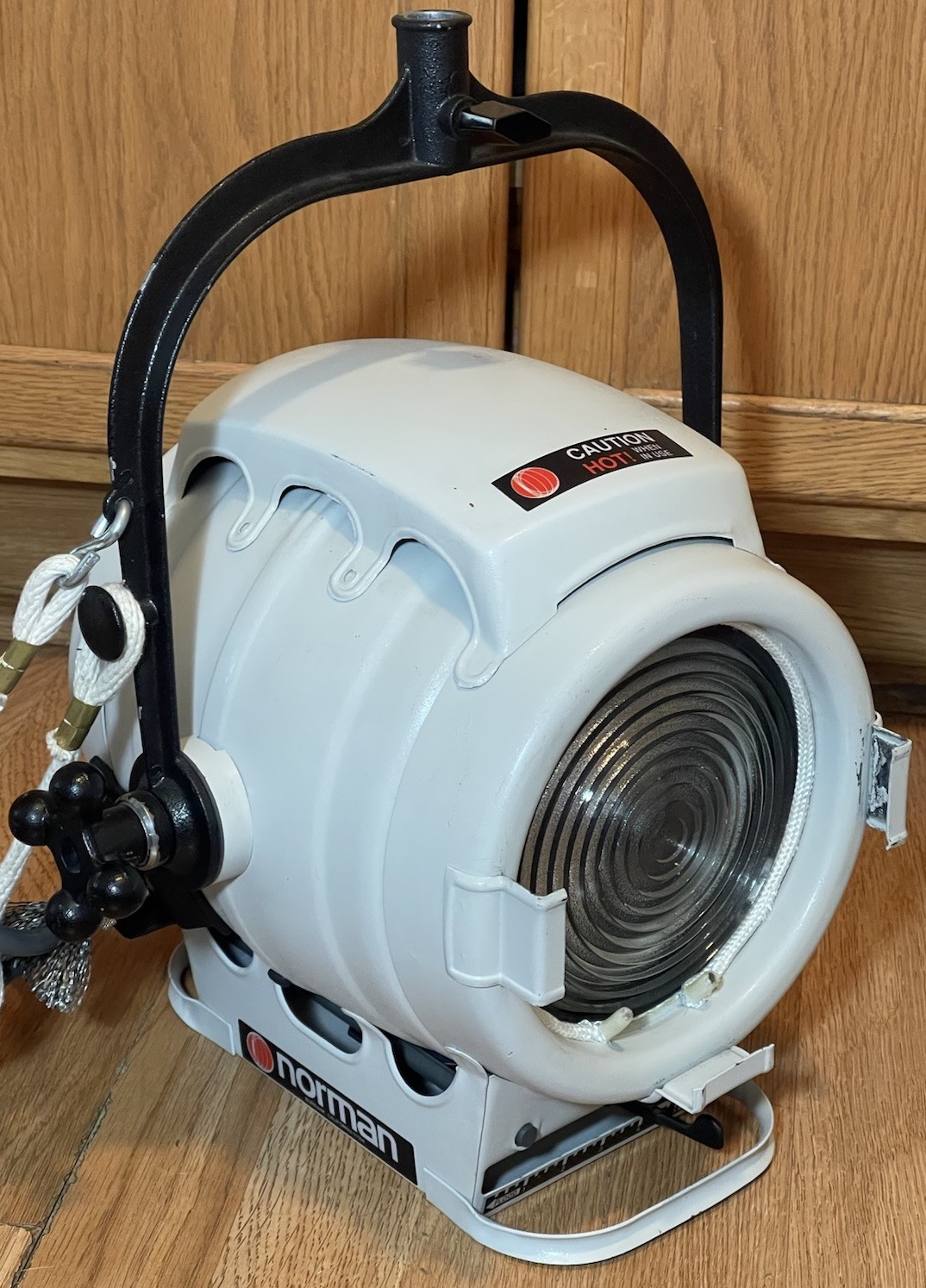 Rare Norman FS6 6” 1200-2400 WS Fresnel Spot Light Flash Head /900 Series Power Rare Norman FS6 6” 1200-2400 WS Fresnel Spot Light Flash Head /900 Series Power