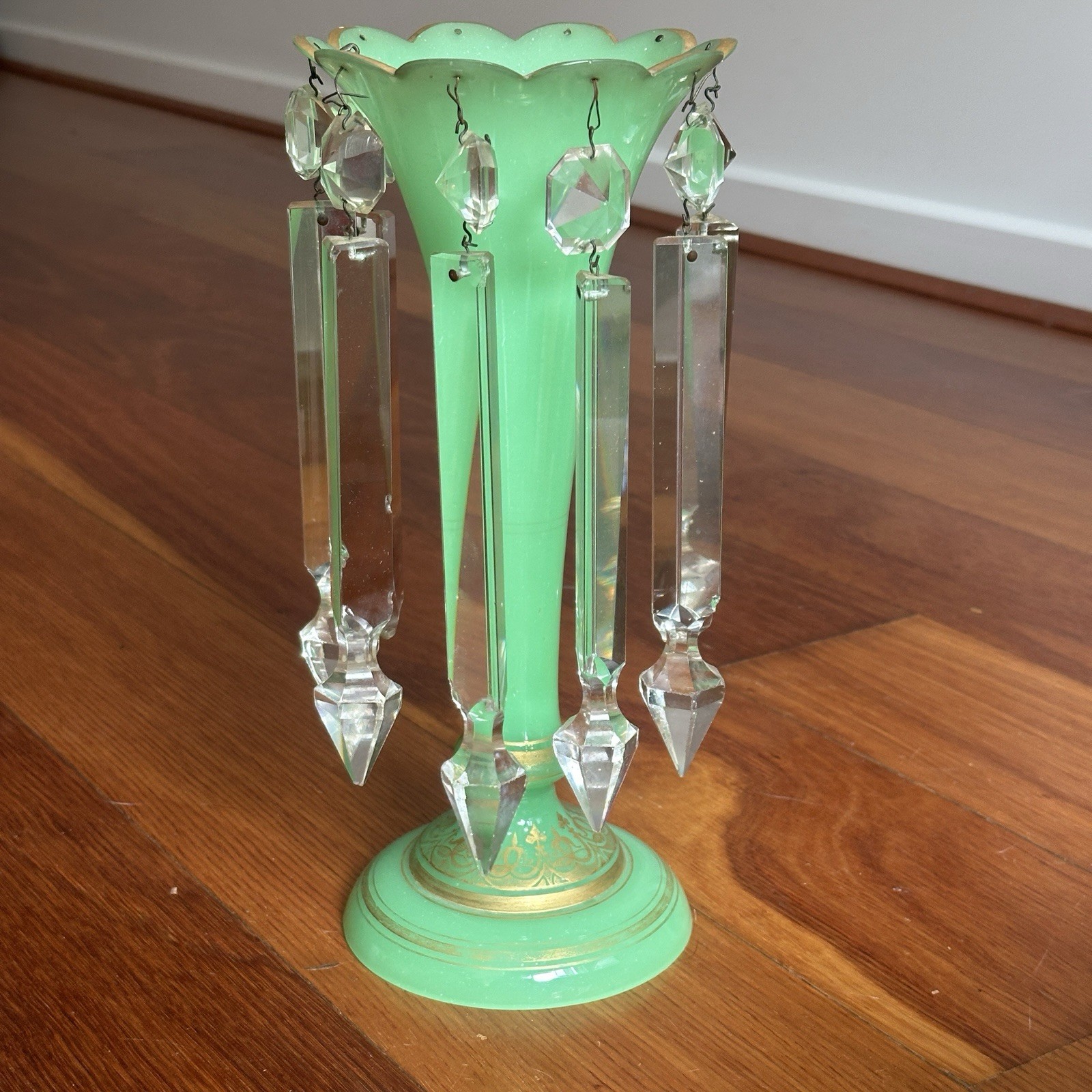 Vintage Mantel Lustre Uranium Glass Trumpet Vase With Crystal Drop Chimes