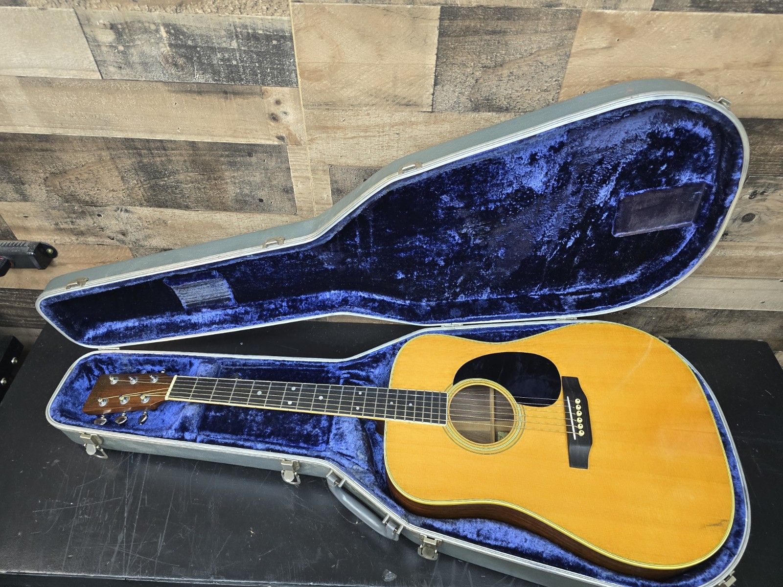 1975 Martin D-35 Acoustic Guitar W/ Ohsc 1975 Martin D-35 Acoustic Guitar W/ Ohsc