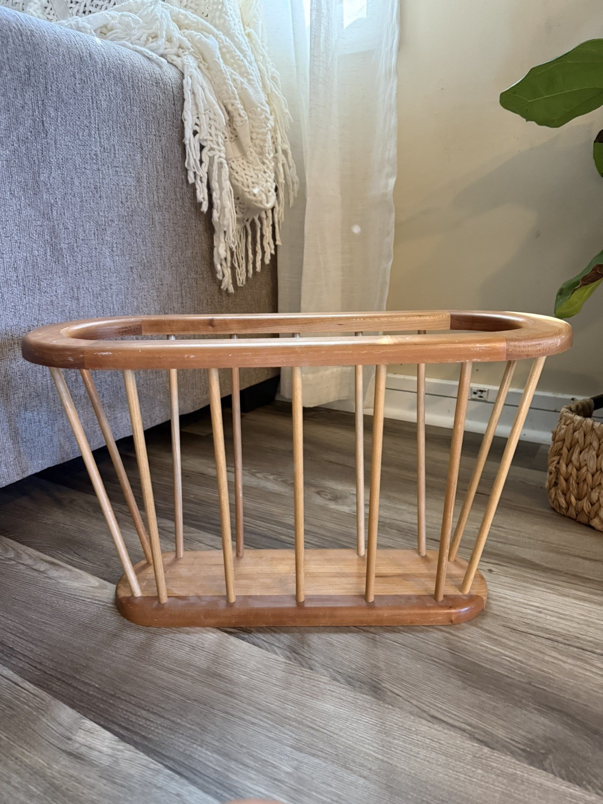Vintage Mid Century Modern Wooden Spindle Magazine Rack Oval MCM Newspaper 
