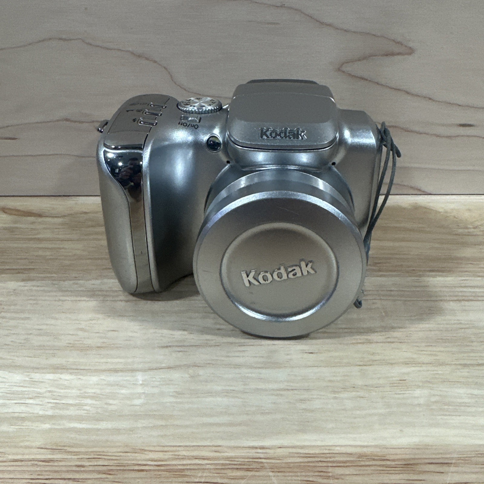 Kodak EasyShare Digital Camera Z612 6.1 MP 12X Zoom W/ Battery & SD Card Tested