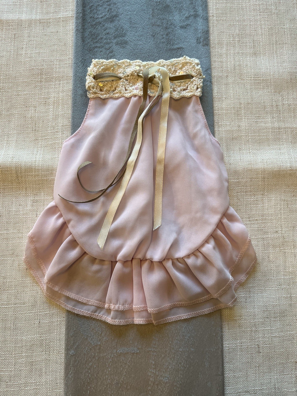 Oscar Newman Pet Couture Size XS Dog Dress Soft Pink Chiffon, Lace Neck Pearl Oscar Newman Pet Couture Size XS Dog Dress Soft Pink Chiffon, Lace Neck Pearl