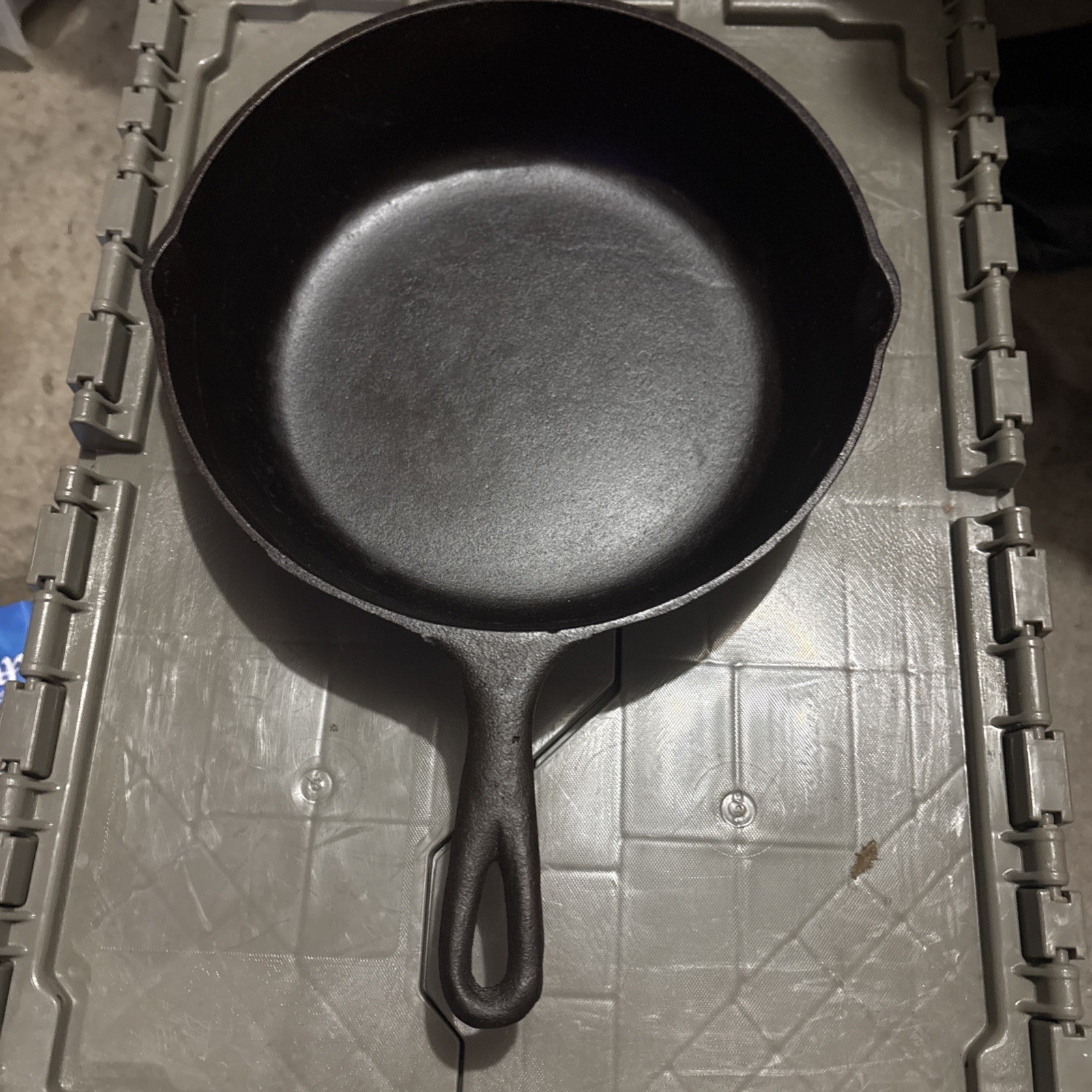 Vintage BSR Number8 Cast Iron Skillet, 105/8 inch USA Professional E Tank Restor Vintage BSR Number8 Cast Iron Skillet, 105/8 inch USA Professional E Tank Restor