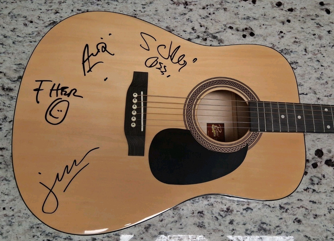 MANA Signed ACOUSTIC GUITAR MANA Signed ACOUSTIC GUITAR