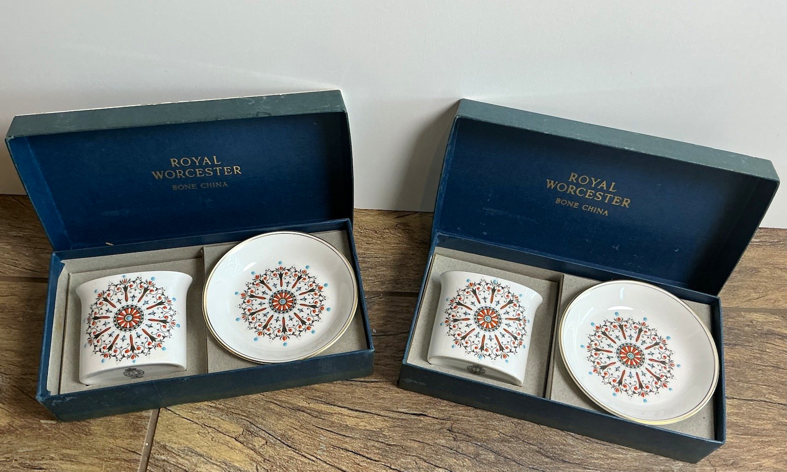 2 Vtg Royal Worcester 51 Medallion Bone China Cigar/Cigarette Tray Boxed 2 Vtg Royal Worcester 51 Medallion Bone China Cigar/Cigarette Tray Boxed