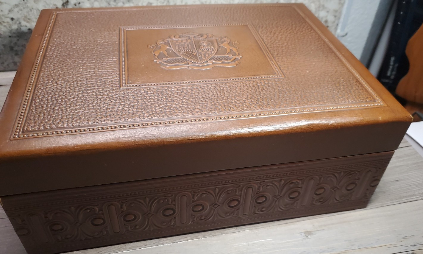 1945 John Middleton Deluxe Tobacco Blending Chest Vintage Glass Jars Booklets