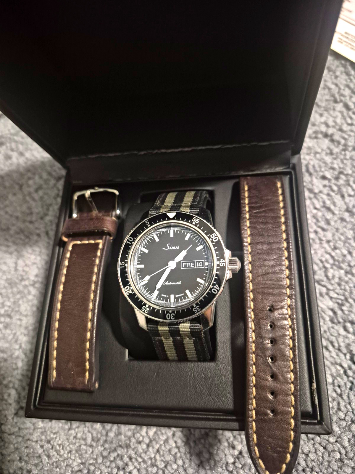 Sinn 104 Automatic Day/Date 41mm Black Dial 200m Watch w/ Box Manual Straps