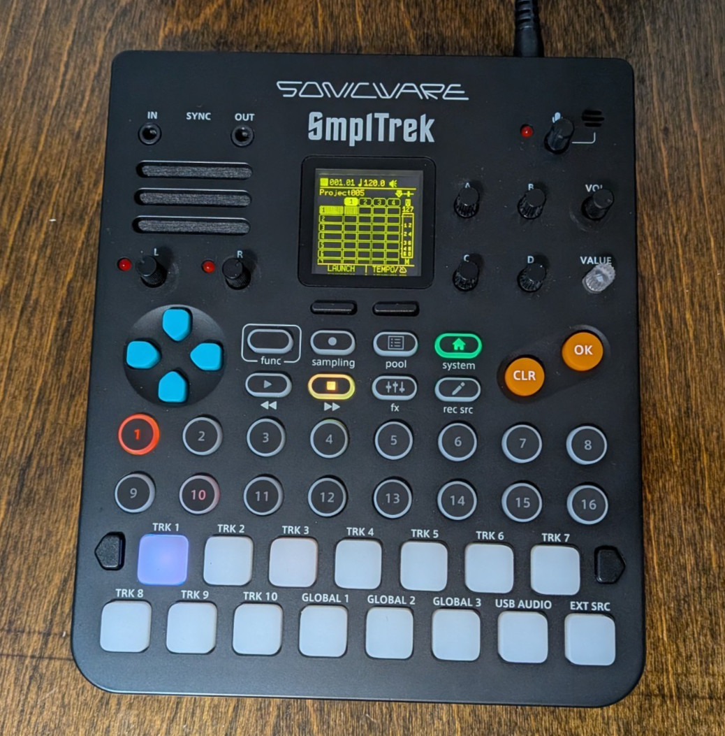 Sonicware SmplTrek - Portable Production Sampler with original box, PSU, SD card Sonicware SmplTrek - Portable Production Sampler with original box, PSU, SD card